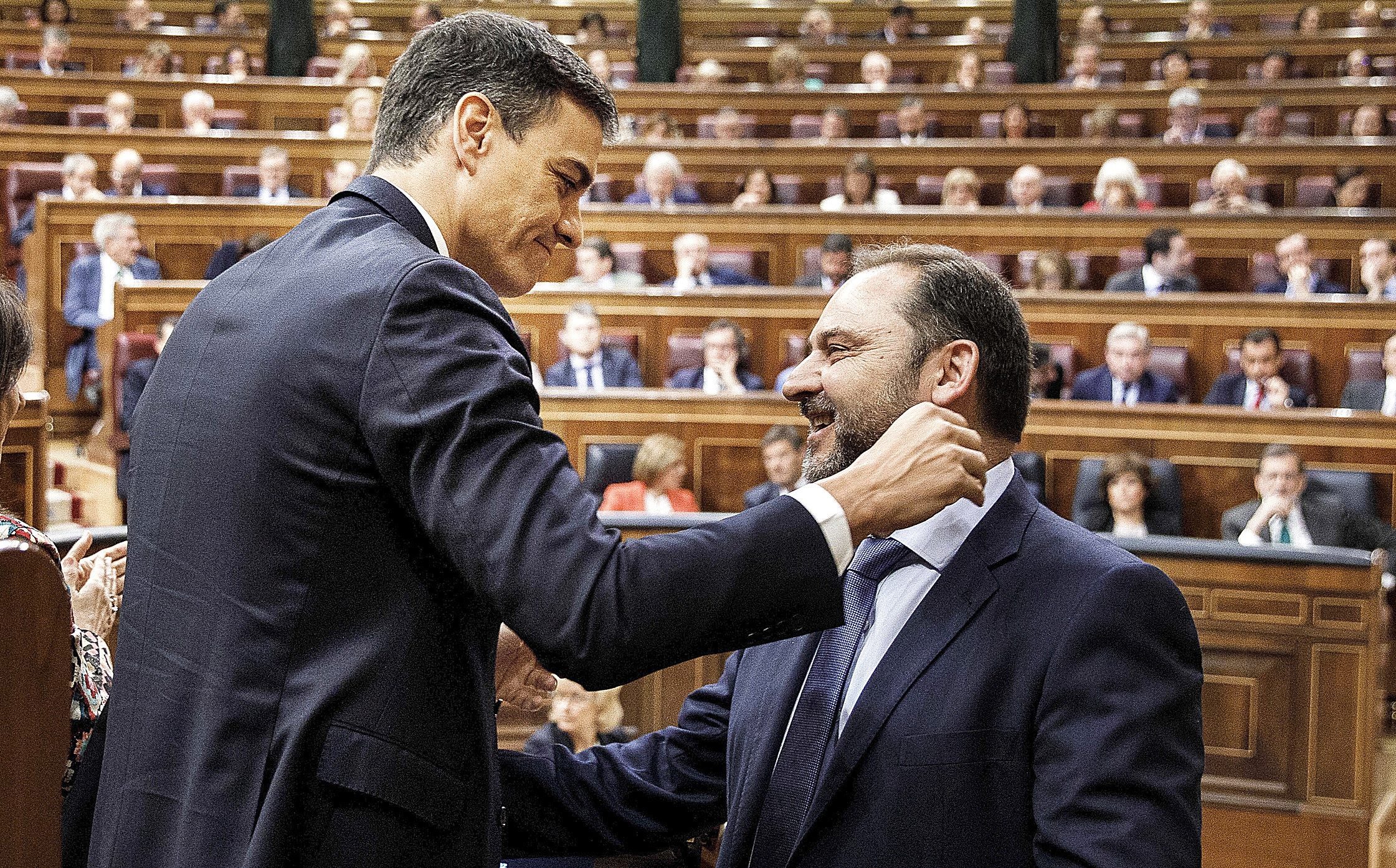 Los indicios en el caso de Ábalos y Koldo dan pie al juez para investigar la supuesta financiación ilegal del PSOE