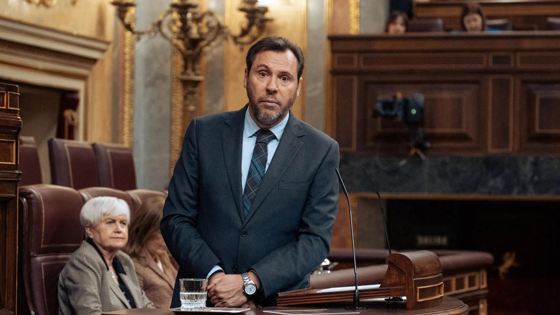 Óscar Puente Confunde el Metro con Cercanías en una Publicación y Desata las Críticas en Redes