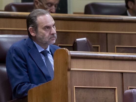 Ábalos rompe su silencio: asegura que Sánchez ordenó al partido costear su defensa para “mantenerlo callado”