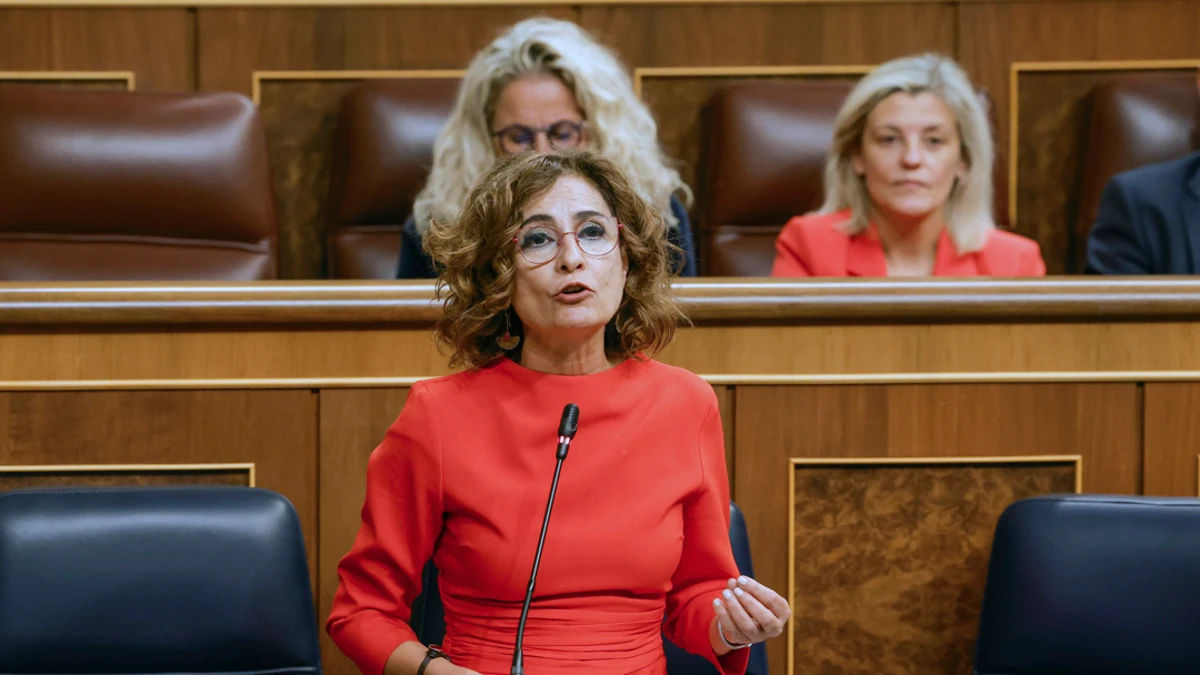 El Gobierno da luz verde al techo de gasto y mejora la previsión del PIB para iniciar la batalla de los Presupuestos de 2026