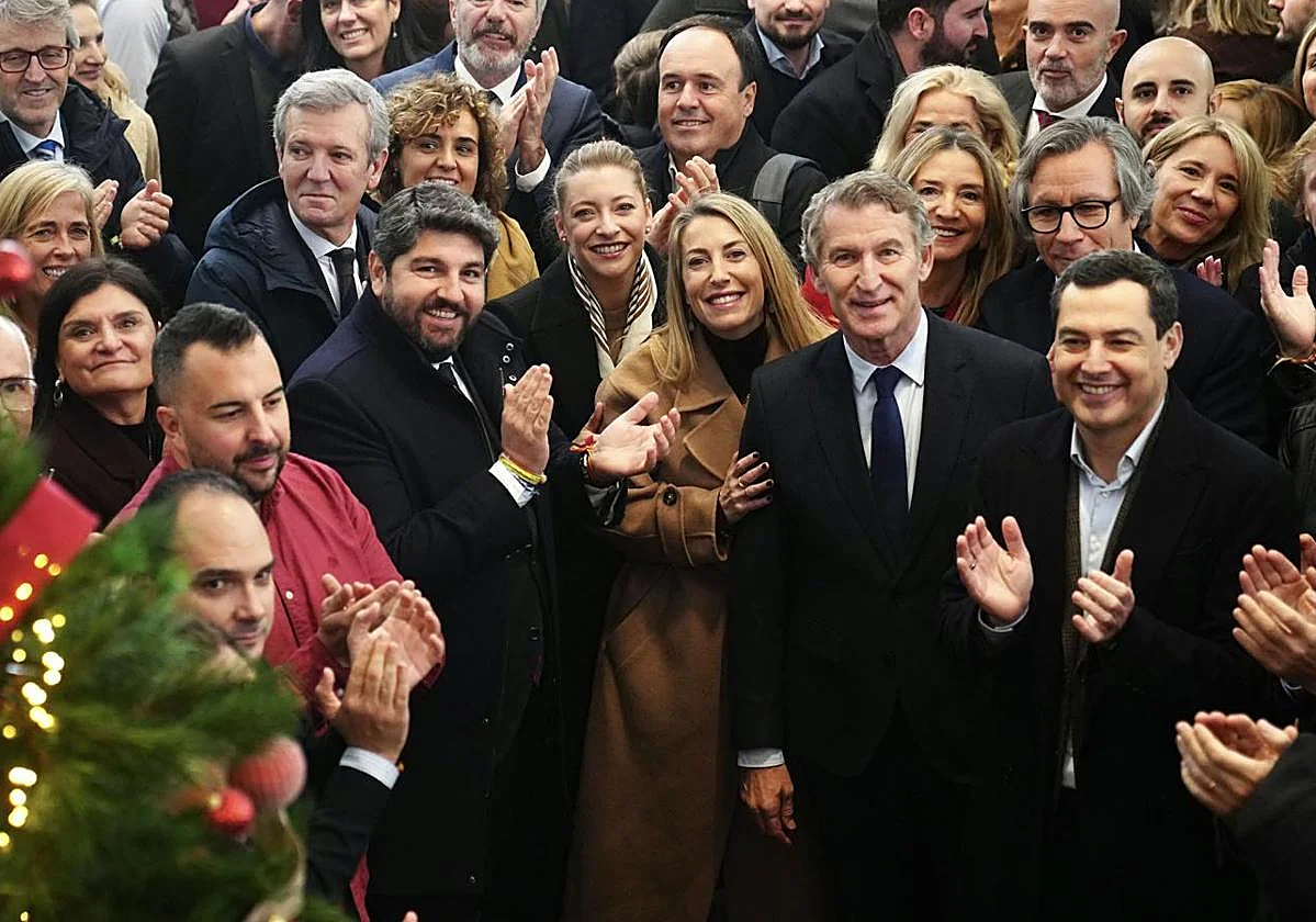 Alarma entre los barones del PP: el auge de Vox ensombrece la estrategia electoral tras los comicios en Extremadura