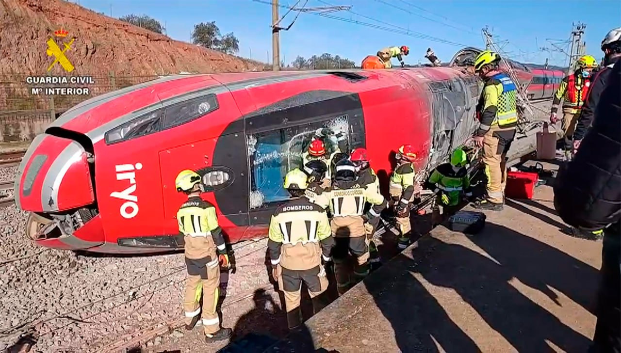 Grave accidente ferroviario en Adamuz: al menos 41 fallecidos y más de un centenar de heridos tras la colisión de dos trenes