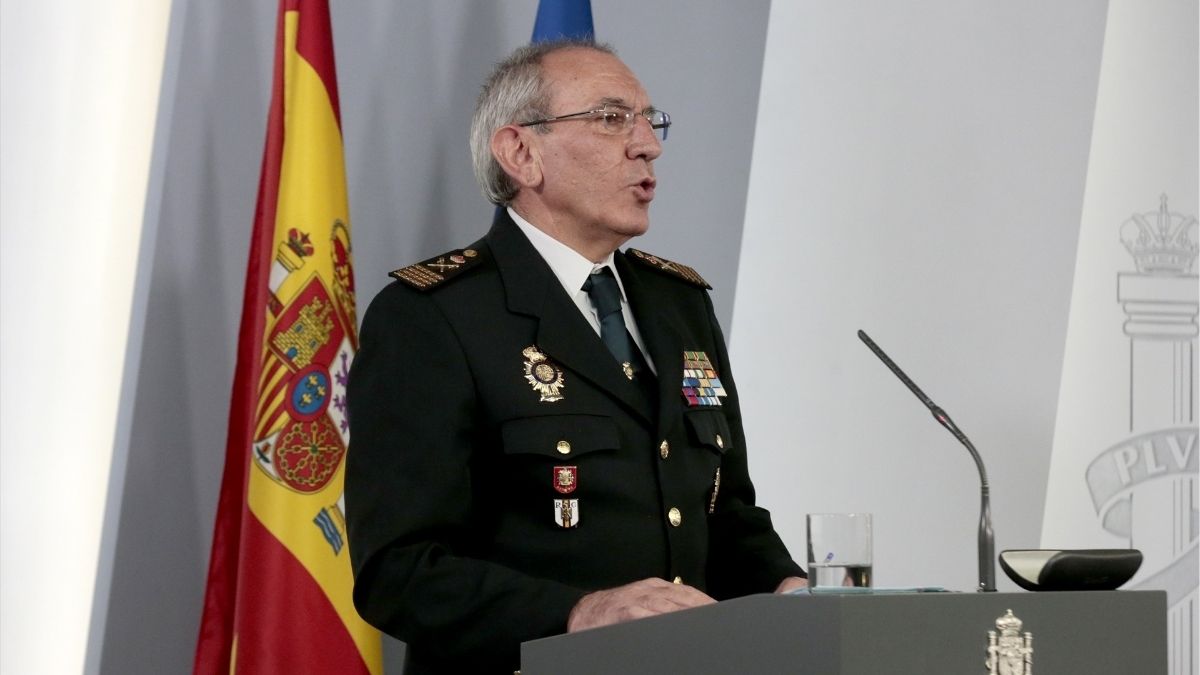 La inspectora presuntamente agredida por el exjefe de la Policía exige que declare el asesor que le ofreció elegir destino por WhatsApp